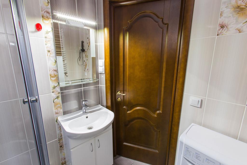 Modern Apartment On Akademika Sakharova 27A Ivano-Frankivsk Eksteriør billede